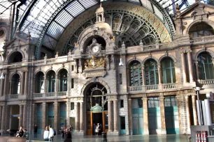 Main facade with Clock and Antwerp Coat of Arms, Central Station, Antwerp