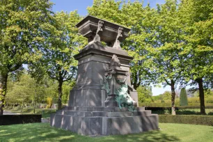 Tomb of former mayor Leopold de Wael, Schoonselhof, Antwerp