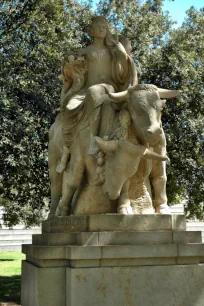 Bulls of Abundance, Parc de l'Espanya Industrial, Barcelona