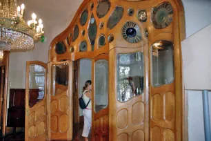 Wooden door, Gaudi style, Casa Batlló, Barcelona