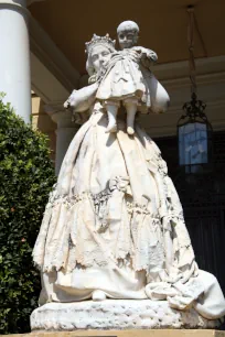 Statue of Queen Isabella II, Palau Reial de Pedralbes, Barcelona