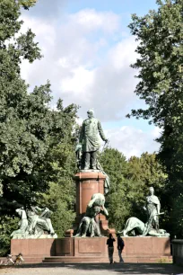 Bismarck Memorial, Tiergarten, Berlin