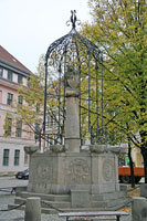 Wappenbrunnen (Gründungsbrunnen), Nikolaiviertel, Berlin