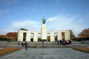 Soviet War Memorial, Tiergarten