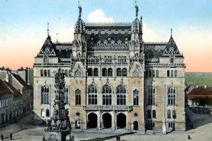 Postcard of the Ministry of Finance, Trinity Square, Budapest