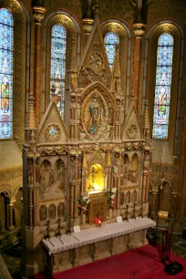 Main altar in the Matthias Church