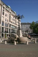Lion Fountain, Vörösmarty Square