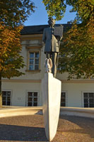 Statue of Lajos Batthyány, Batthyány Square
