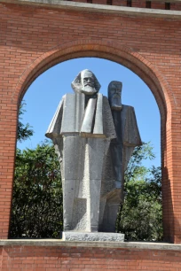 Karl Marx and Friedrich Engels, Memento Park