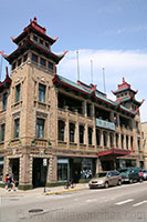 Pui Tak Center, Chinatown Chicago