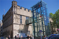 South facade of the Gürzenich with the glass elevator
