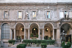 Palazzo delle Scuole Palatine, Palazzo dei Giureconsulti, Piazza Mercanti