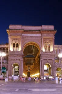 The triumphal arch of the Galleria Victor Emmanuel II at night