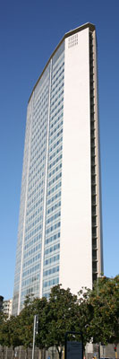 Side view of the Pirelli Tower in Milan