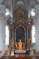 High altar of the Heilig-Geist-Kirche in Munich