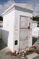 Tomb of Voodoo Queen Laveau, St. Louis Cemetery no. 1