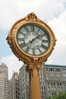 Fifth Avenue Building Clock