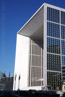 Side view of the Grande Arche de la Défense