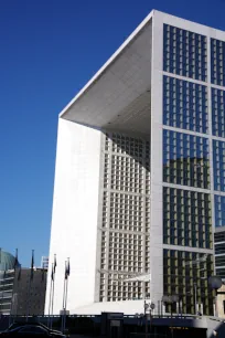 Side view of the Grande Arche de la Défense