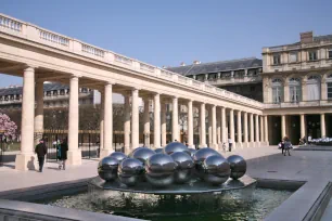 Fontaine Pol Bury, Palais Royal, Paris