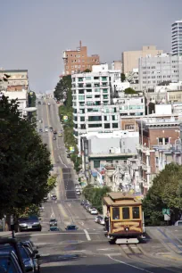 Cable Car scaling the steep hills of San Francisco