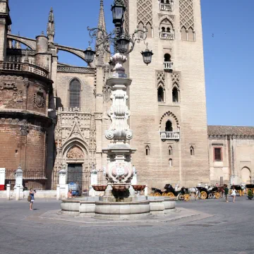 Plaza Virgen de los Reyes, Seville