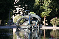 Hill Arches, Henry Moore, Karlsplatz