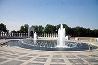 World War II Memorial's central fountain, rainbow pool